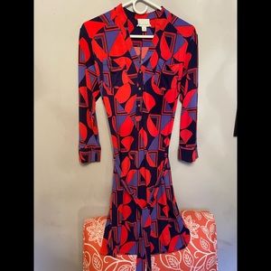 Donna Morgan busy but not, bold and ready to go dress